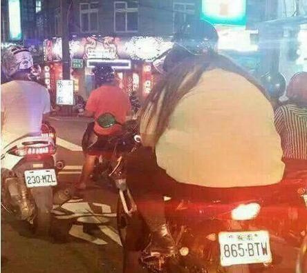 姑娘|搞笑GIF：姑娘，你有想过人家车子的感受吗