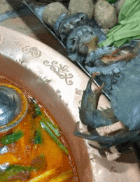 大爷|搞笑GIF：大爷，你吃的这是什么啊！鱼吗？这么长！