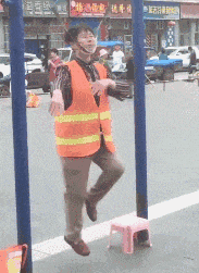 妹子|搞笑GIF趣图:这种做,家里也可以健身