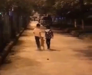 栗子|搞笑GIF趣图:媳妇说今天煮鱼吃，结果鱼在锅里跳，人却不见了！