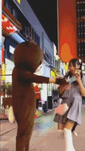 妹子|爆笑GIF:妹子你这样和我打招呼不太好吧