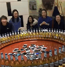 表哥|搞笑GIF趣图：妹子，都这么大人了，还这么怕打针