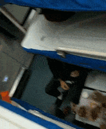 罪过|搞笑GIF动图:?姑娘真是太淘气,这僵尸都吓懵逼了