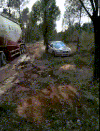 笔直|搞笑GIF：健身地方选的有点不合适，屁股可能会有点痛