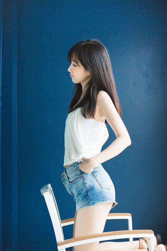 卫校|最近生意不好，姐妹们都躺在家玩手机！