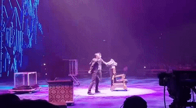 生死关头|搞笑GIF：这生死关头，你说我不拼能行吗？