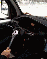 厉害|搞笑GIF: 还以为妹子会有一个完美的表现呢, 可惜没猜中结局