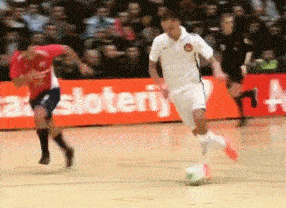 难受|搞笑GIF:刚才的到底是谁!在干什么啊!弄的我好难受!