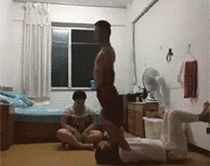 麻将牌|美女们打扮成这样半夜出去会坏死人的！