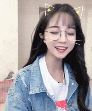 段子|爆笑GIF:饭量一直升不上来,饺子只吃一个就饱了!