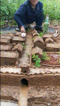 袋子|搞笑GIF:小姐姐,果然村里最潮的姑娘,这袋子不一般啊