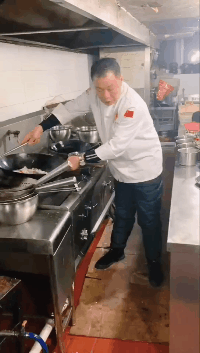 老婆|搞笑GIF趣图:小姐姐，你是我见过的最美的蜘蛛侠，给我签个名呗！