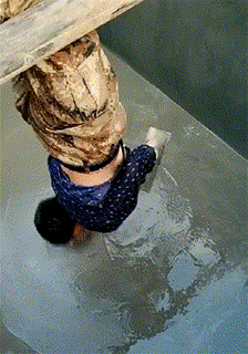 妹子|搞笑GIF趣图:这种做,家里也可以健身