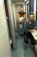 孙大圣|笑话：生活不容易啊，就连神通广大的孙大圣都出来卖啤酒了