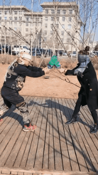 健身房|搞笑GIF图:别问我去健身房干什么,自己意会吧