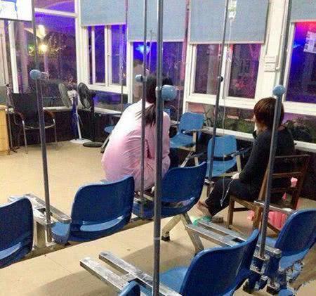 护士|搞笑GIF: 护士姐姐,你是属猴的吗?