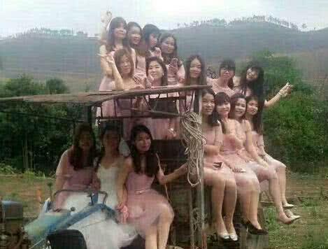 伴郎|搞笑GIF: 这是我见过伴娘最多的一次, 伴郎要抓紧机会啊!