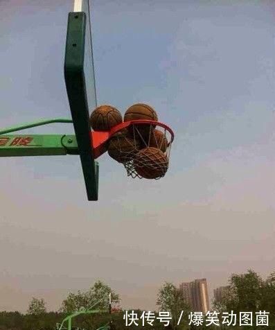 大娘|搞笑GIF趣图：是的，不过你要先打两万做个样子