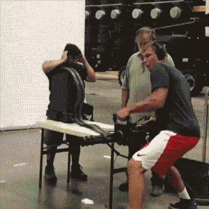 屎壳郎|搞笑GIF:屎壳郎:现在世界太干净了,想要弄这样一个球太难了