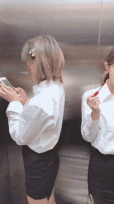 妹子|搞笑GIF：进了这电梯让我觉得很慌