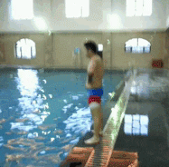 棍子|搞笑GIF:外国妞打架，堪比武林风啊。