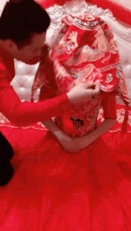 老板|搞笑gif趣图：大姐，下次不要这样玩了，摔在地上很痛的