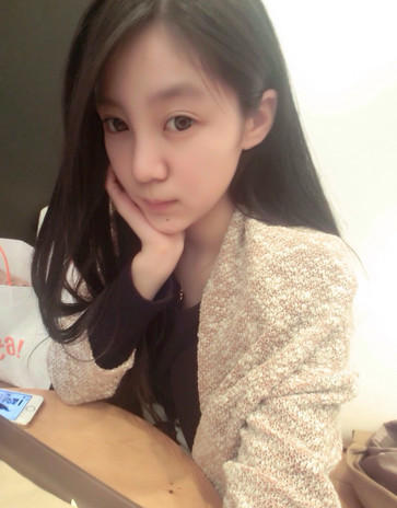 姐们|搞笑GIF图：一看就是混江湖的，姐们真够霸气的啊。