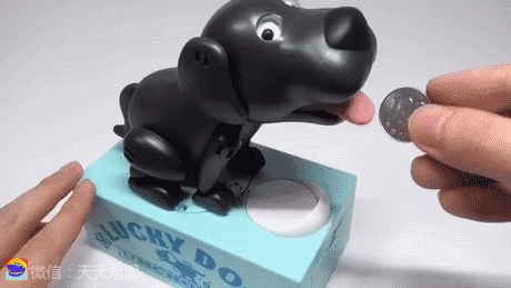 大哥|搞笑GIF:大哥你的头天生能弹奏啊!