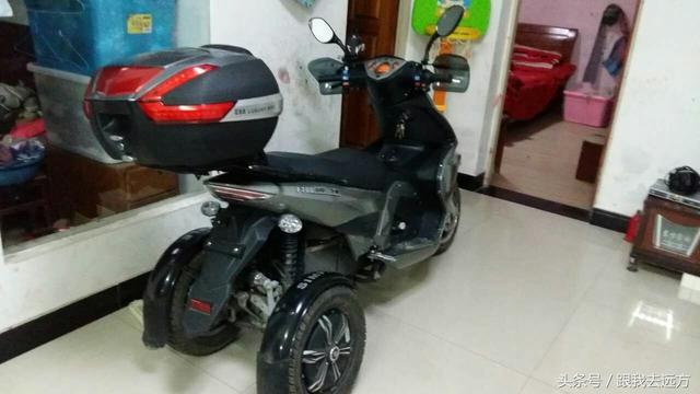 拐弯|电动自行车改三轮,可以趴着拐弯,有点牛逼