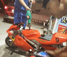 转圈圈|搞笑GIF动图：爱的魔力转圈圈，一圈又一圈