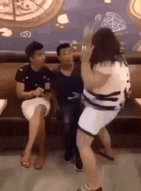 因为|搞笑GIF趣图:一碗加了辣的外卖,发现男友出轨了…