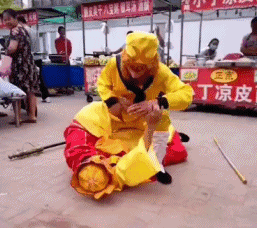 出行|GIF搞笑趣图：?这就是出行的工具啊！