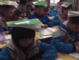 丈母娘|搞笑gif：要像这样，用钱砸丈母娘才行啊！