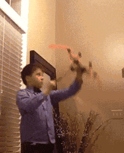 妹子|搞笑GIF动图： 妹子, 你别想跑了