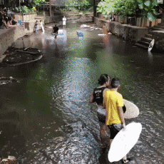 节奏感|搞笑gif动图:这么大的车,居然玩出节奏感了!