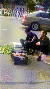 还是|搞笑GIF趣图：妹子，你到底是冲浪呢，还是太浪呢