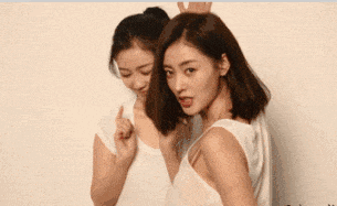 洗车店|搞笑GIF:这是什么洗车店呀,洗车的都是美女