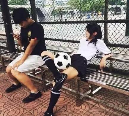 妹子|盯着副驾驶的妹子看了半天,也没发现亮点在哪里