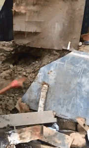 挖出|现在足球竞争真的太厉害了，不光防着对手还要防着队友