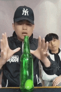 厌弃|搞笑GIF:姑娘一点都没有厌弃!