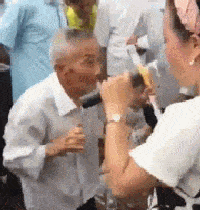 众目睽睽|搞笑GIF：这是不是传说的老不正经