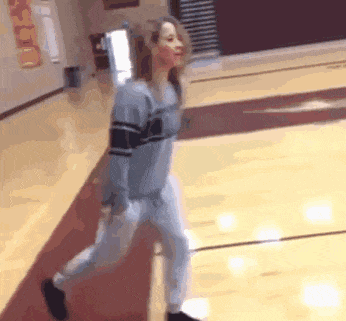 插兜|搞笑GIF趣图：想看看女朋友有没有整容，这样就对了！