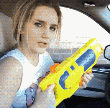 智障|爆笑GIF图:来啊,看你能不能接住我的球