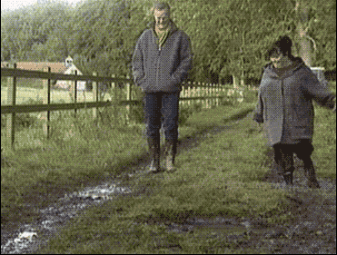 花仙|搞笑GIF趣图:美女，好漂亮的桃花，你是花仙下凡吗？