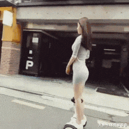 裤兜|搞笑GIF：摄影师太不好干了！还很危险！都不想干了！