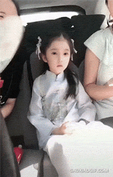 孩子|搞笑GIF:看把这孩子吓得