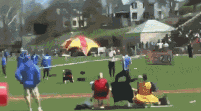 手势|搞笑GIF: 到哪里都通用的一个胜利的手势! 超级无敌剪刀手