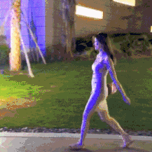 哪位|搞笑GIF图:这样的老婆,哪位大哥舍得留她一个人在家啊!