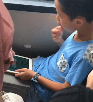 顾前不顾后|搞笑GIF:妹子,你这是顾前不顾后,还要啥自行车啊?