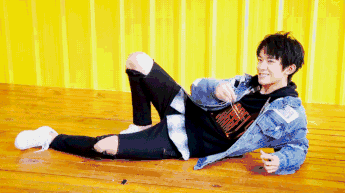 梨涡|易烊千玺把裤子剪成爱心表白，可是看到最后一句话我失望了！